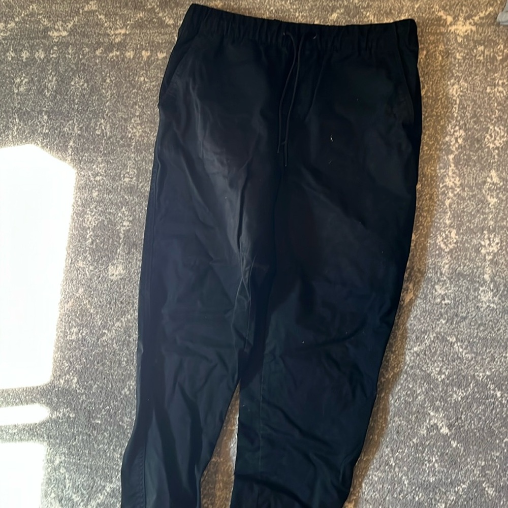 Old Navy Modern Jogger in black size medium